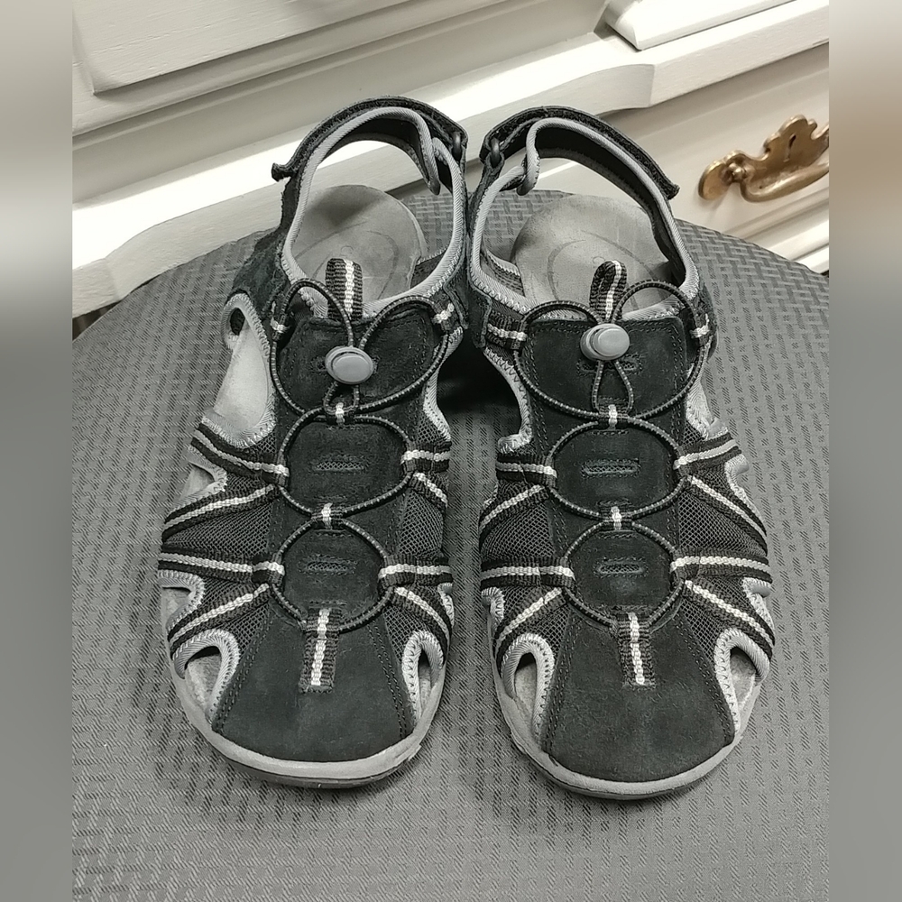 Sport Sandals Women's 9.5 Black Shoes Croft & Barrow